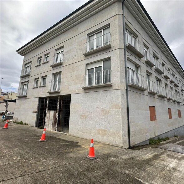 Local en Barreiros en venta - Foto del edificio - Imagen 3 de 20