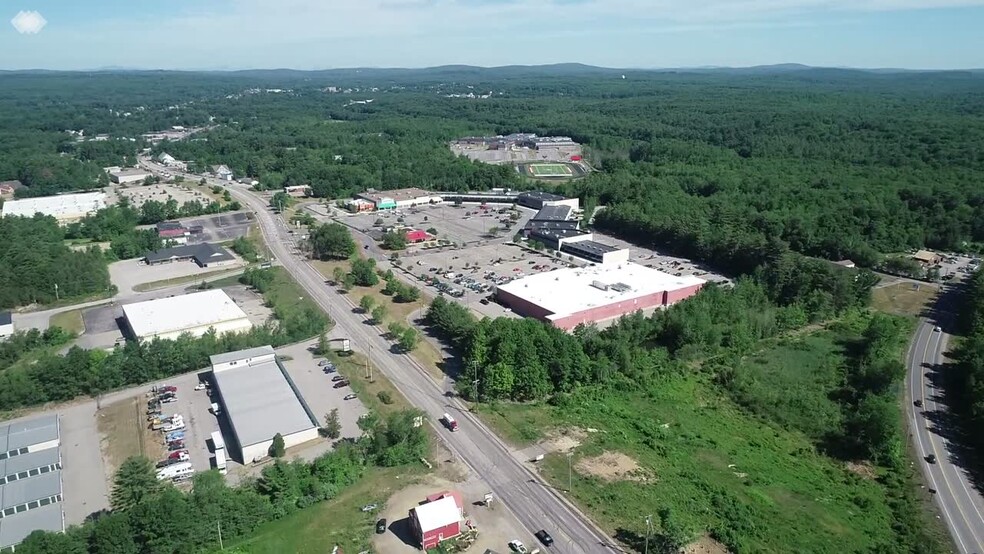 1364 Main St, Sanford, ME en alquiler - Vídeo de anuncio comercial - Imagen 3 de 9