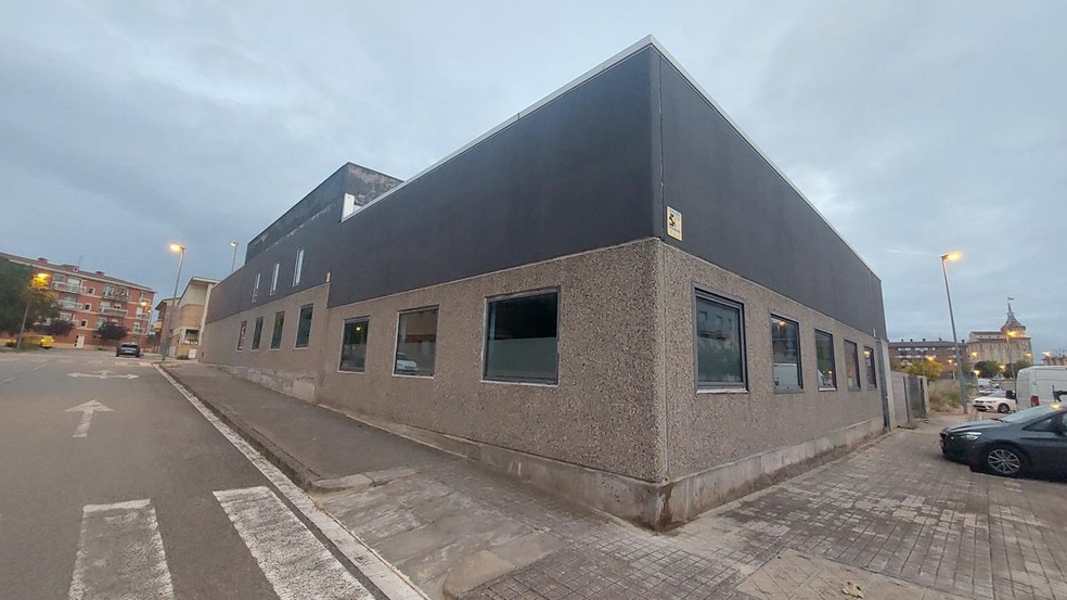 Local en Cervera, Lérida en venta - Foto principal - Imagen 1 de 21