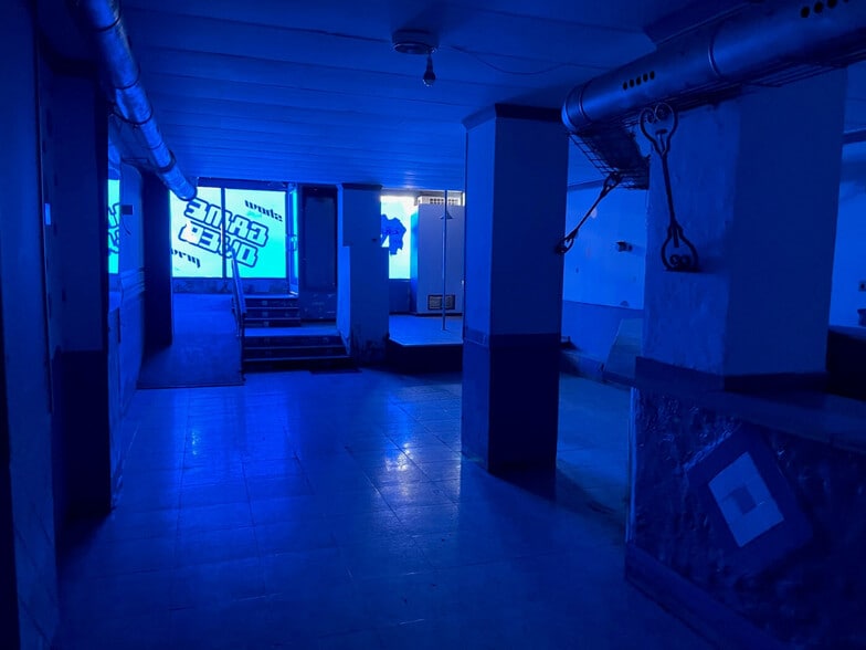 Local en EL GRAO en venta - Foto del edificio - Imagen 3 de 5