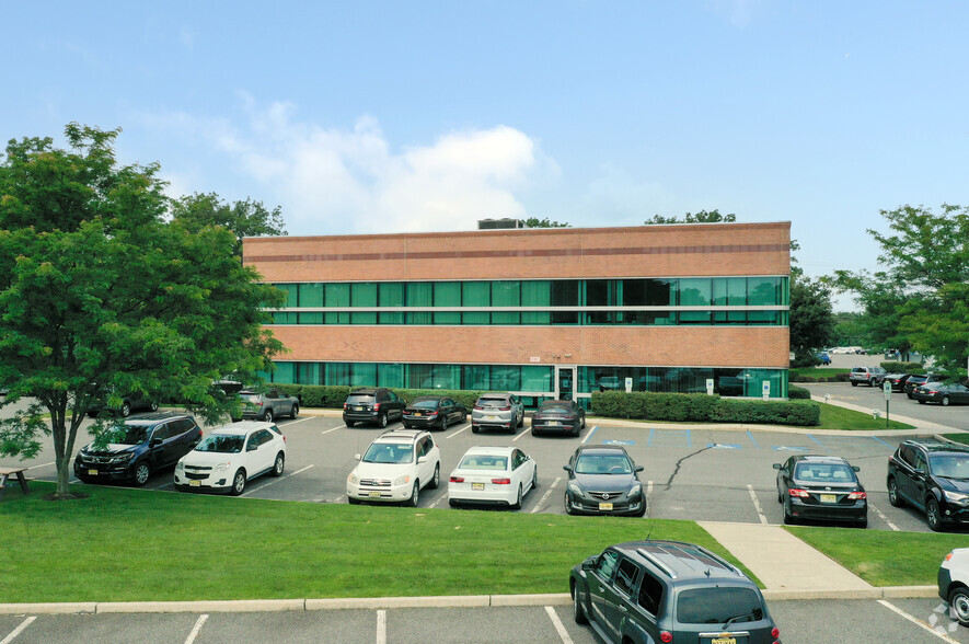 2-12 Corbett Way, Eatontown, NJ en alquiler - Foto del edificio - Imagen 3 de 8