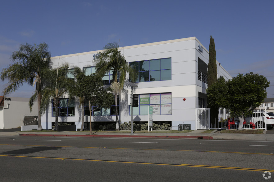 1954 Placentia Ave, Costa Mesa, CA en alquiler - Foto del edificio - Imagen 2 de 16