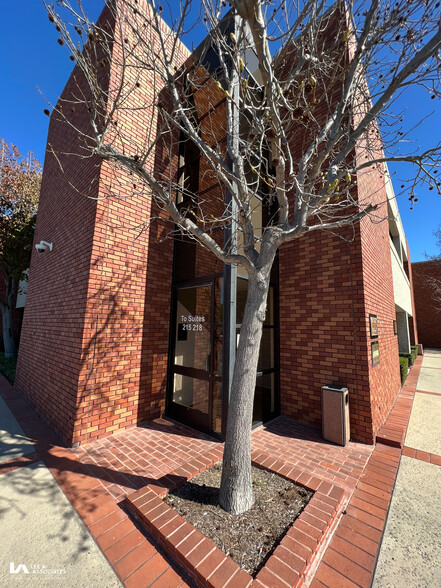 370 Amapola Ave, Torrance, CA en alquiler - Foto del edificio - Imagen 3 de 10