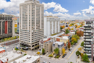 531 Rue Sherbrooke E, Montréal, QC - VISTA AÉREA  vista de mapa