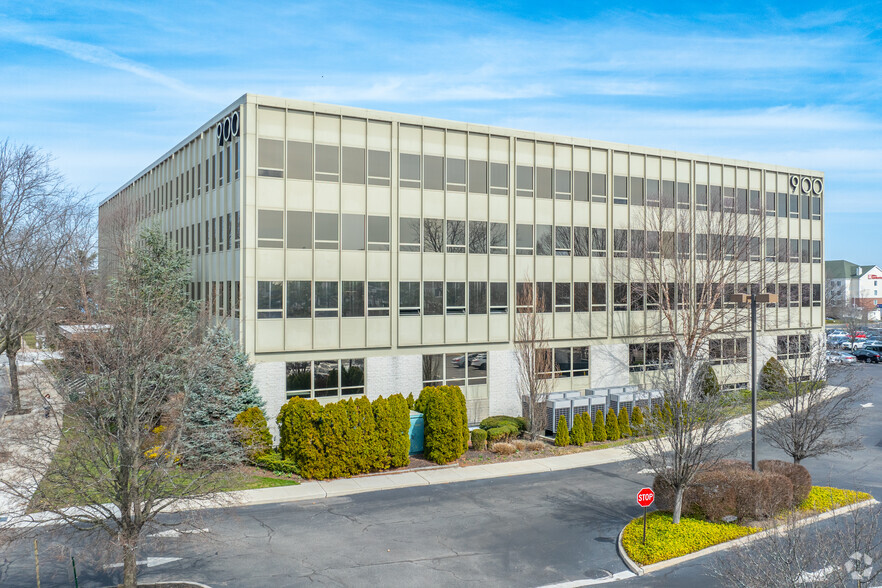 900 Merchants Concourse, Westbury, NY en alquiler - Foto del edificio - Imagen 1 de 15