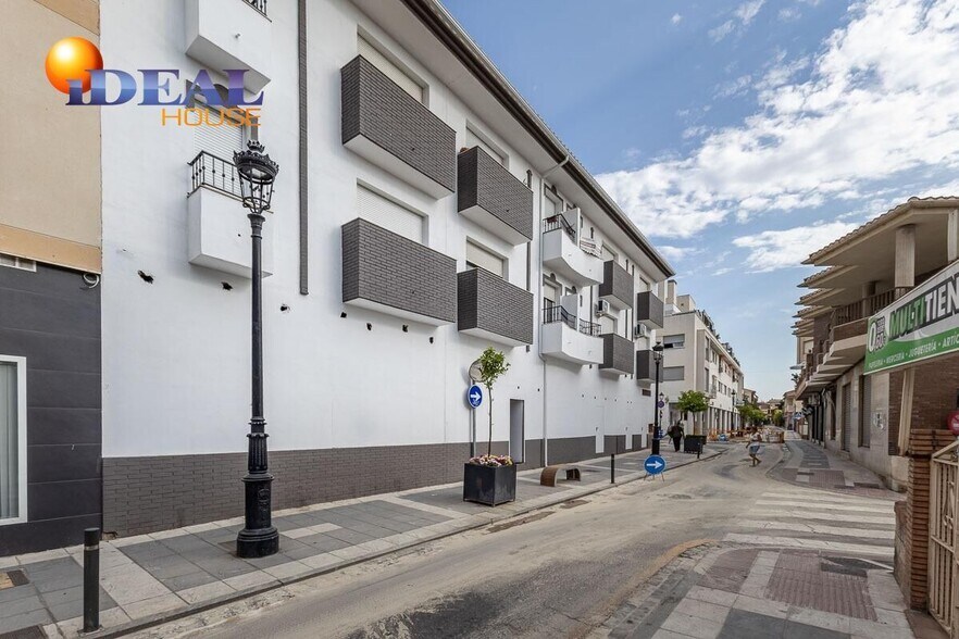 Local en Ogíjares en venta - Foto del edificio - Imagen 2 de 9