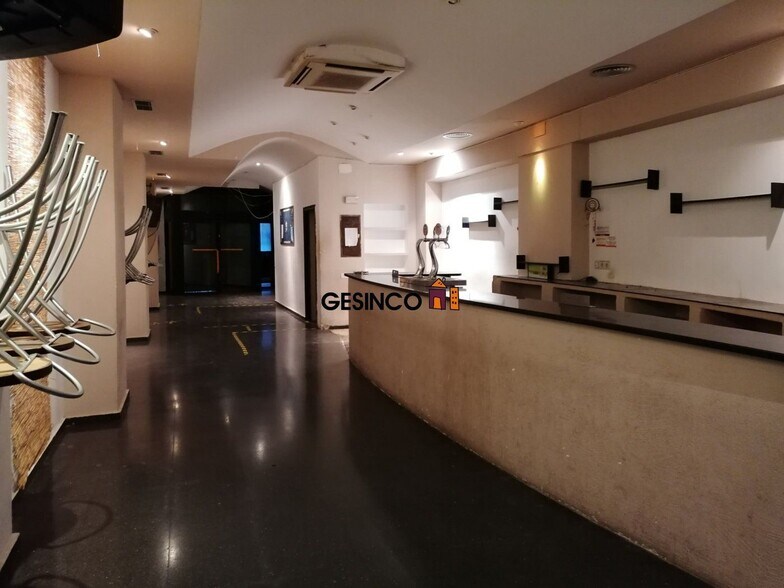 Local en Ontinyent, Valencia en venta - Foto del edificio - Imagen 2 de 11
