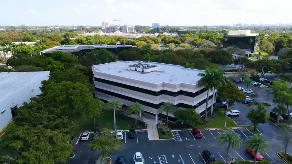 6365 NW 6th Way, Fort Lauderdale, FL en alquiler - Vídeo de anuncio comercial - Imagen 2 de 13