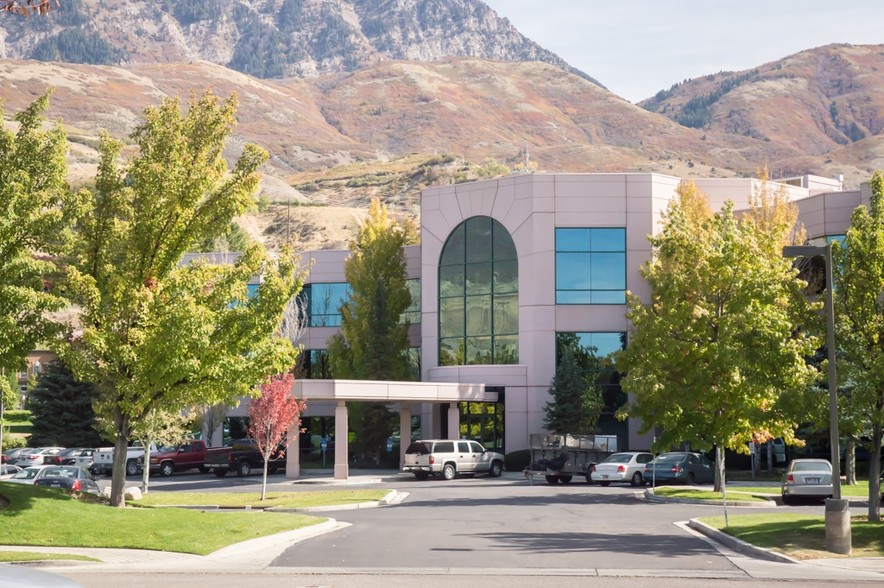 5252 N Edgewood Dr, Provo, UT en venta - Foto del edificio - Imagen 3 de 13