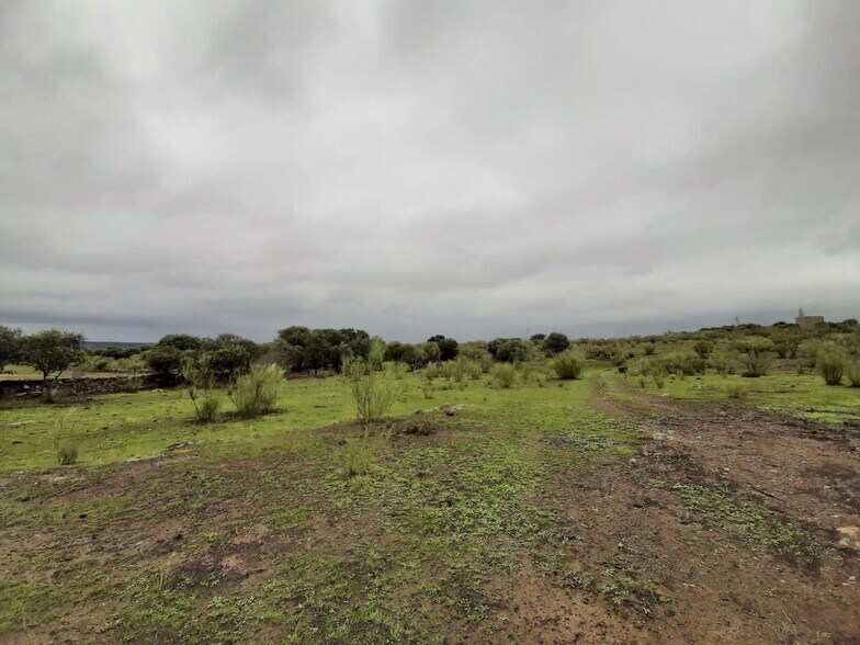 Terreno en Cáceres en venta - Foto del edificio - Imagen 3 de 7