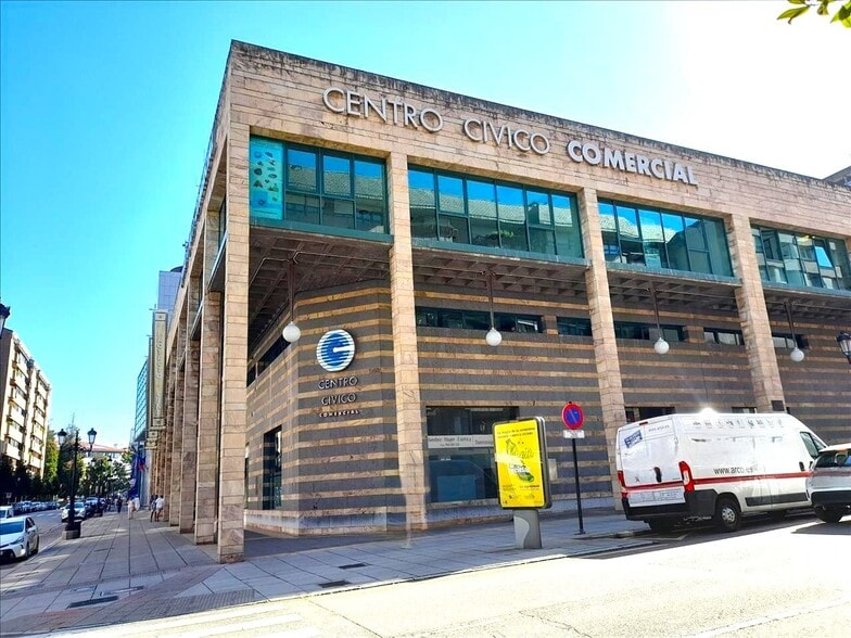 Calle Carlos López Otin, Oviedo, Asturias en venta - Foto del edificio - Imagen 1 de 19