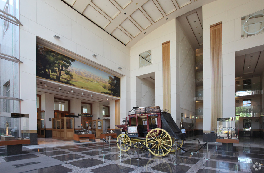 400 Capitol Mall, Sacramento, CA en alquiler - Lobby - Imagen 3 de 11