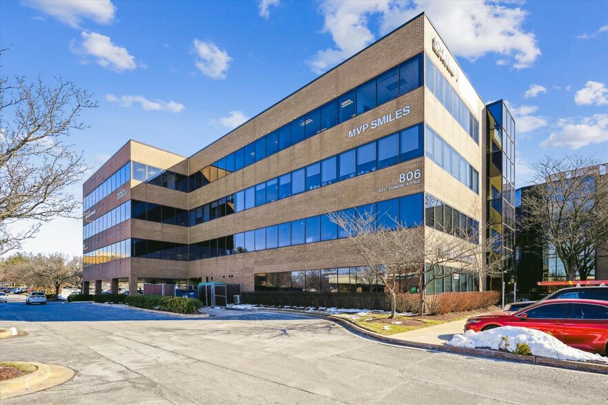 806 W Diamond Ave, Gaithersburg, MD en venta - Foto del edificio - Imagen 1 de 75