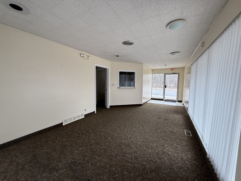 118-124 Cole Rd, Monroe, MI en venta - Foto del edificio - Imagen 3 de 10