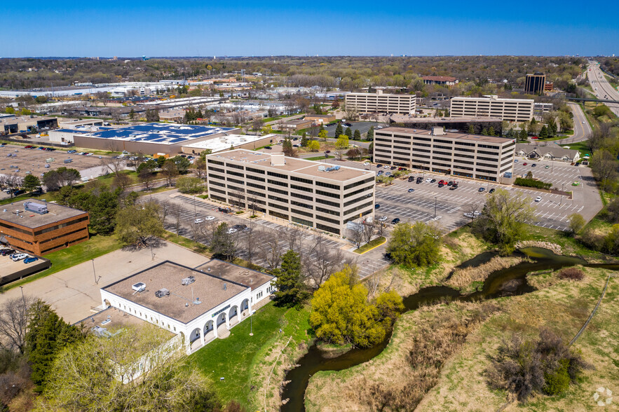 7505 Metro Blvd, Edina, MN en alquiler - Foto del edificio - Imagen 2 de 13