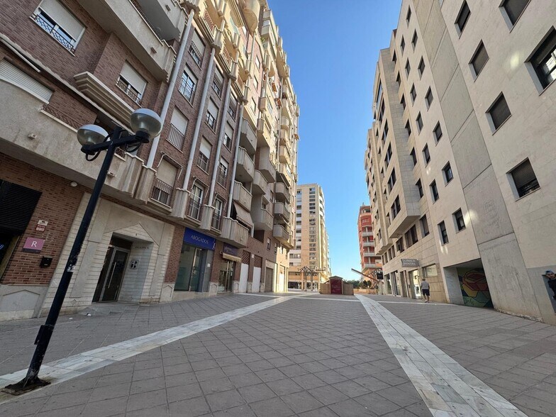 Calle de la Reina Sofía, Murcia, Murcia en venta - Foto del edificio - Imagen 2 de 48