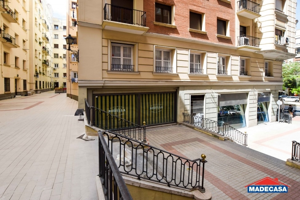 Avenida de la Reina Victoria, Madrid, MAD 28003 - Unidad Puerta 01 -  - Foto del interior - Image 1 of 16