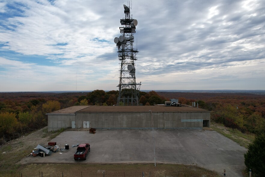 858 Ferguson Rd, Mounds, OK en venta - Foto del edificio - Imagen 2 de 2