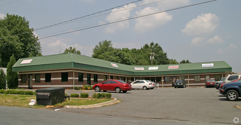 2001 N Cannon Blvd, Kannapolis, NC en alquiler - Foto del edificio - Imagen 3 de 11