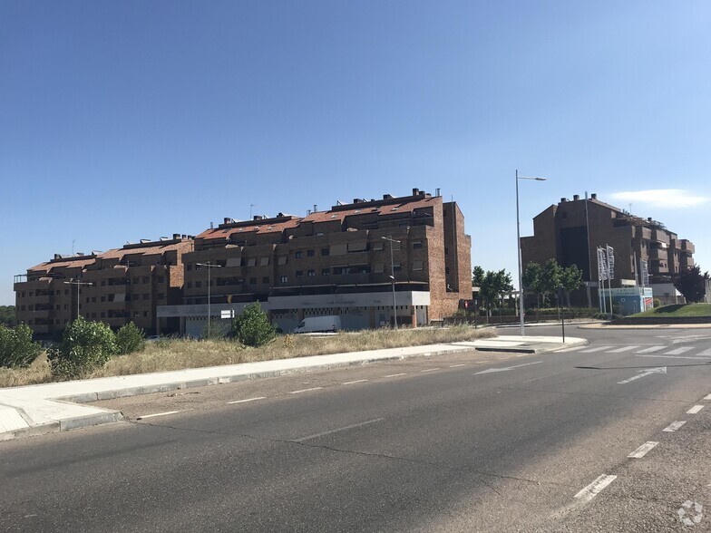 Calle Labrador, 1, Navalcarnero, Madrid en alquiler - Foto del edificio - Imagen 2 de 2