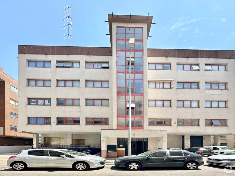 Nave y Local cartera de 2 inmuebles en venta en LoopNet.es - Foto del edificio - Imagen 2 de 8