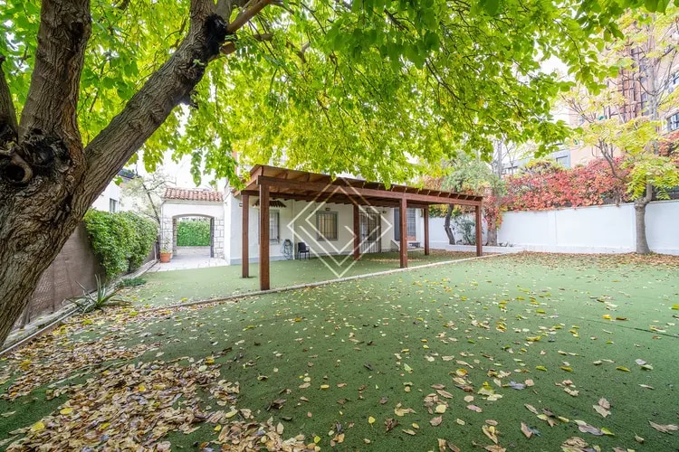 Oficina/Clínica en Madrid, Madrid en alquiler Foto del edificio- Imagen 1 de 2