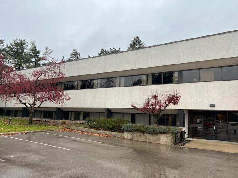 1305 Abbott Rd, East Lansing, MI en alquiler - Foto del edificio - Imagen 1 de 2