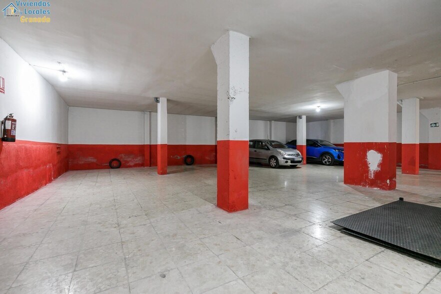 Calle Loma de Dílar, 96, Granada, Granada en venta - Foto del edificio - Imagen 3 de 15