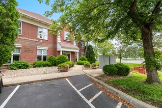 3801 Springhurst Blvd, Louisville, KY en alquiler Foto del edificio- Imagen 2 de 8