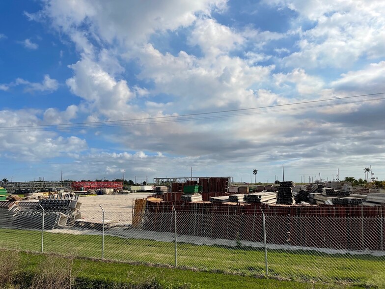 500 Orange Avenue Cir, Belle Glade, FL en venta - Foto del edificio - Imagen 1 de 5