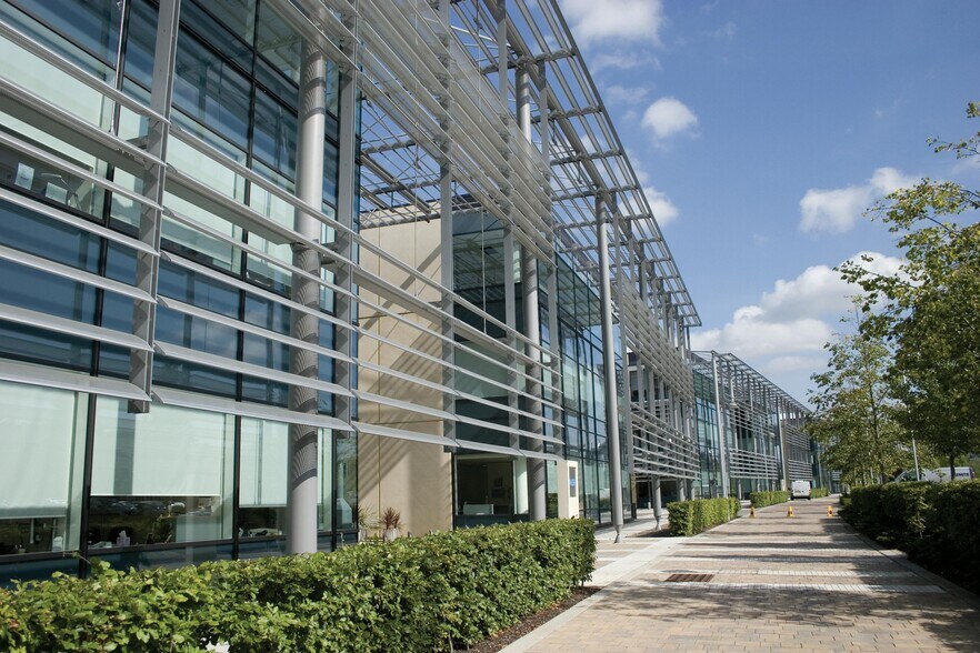 Sanderson Rd, Uxbridge en alquiler - Foto del edificio - Imagen 2 de 3