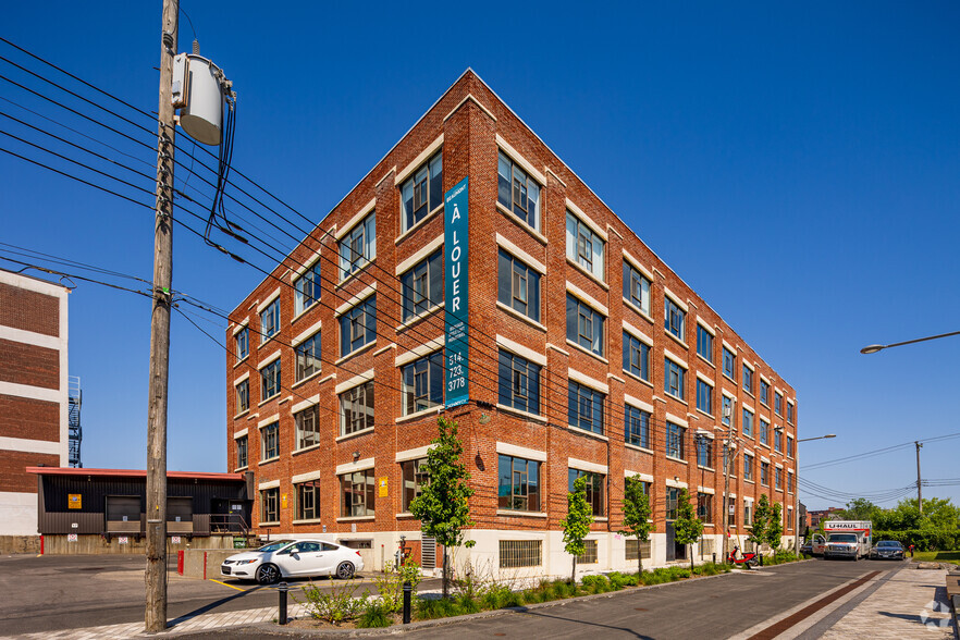 6829-6845 Av de l'Épée, Montréal, QC en alquiler - Foto del edificio - Imagen 2 de 33