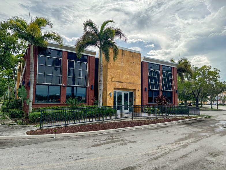 15551 Sheridan St, Davie, FL en alquiler - Foto del edificio - Imagen 1 de 10