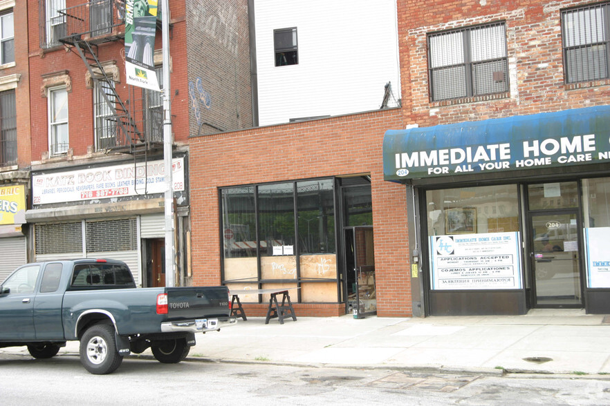 206 Broadway, Brooklyn, NY en alquiler - Foto del edificio - Imagen 1 de 8