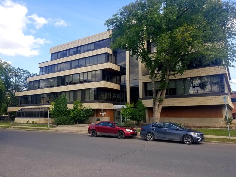 2221 Cornwall St, Regina, SK en alquiler - Foto principal - Imagen 1 de 1