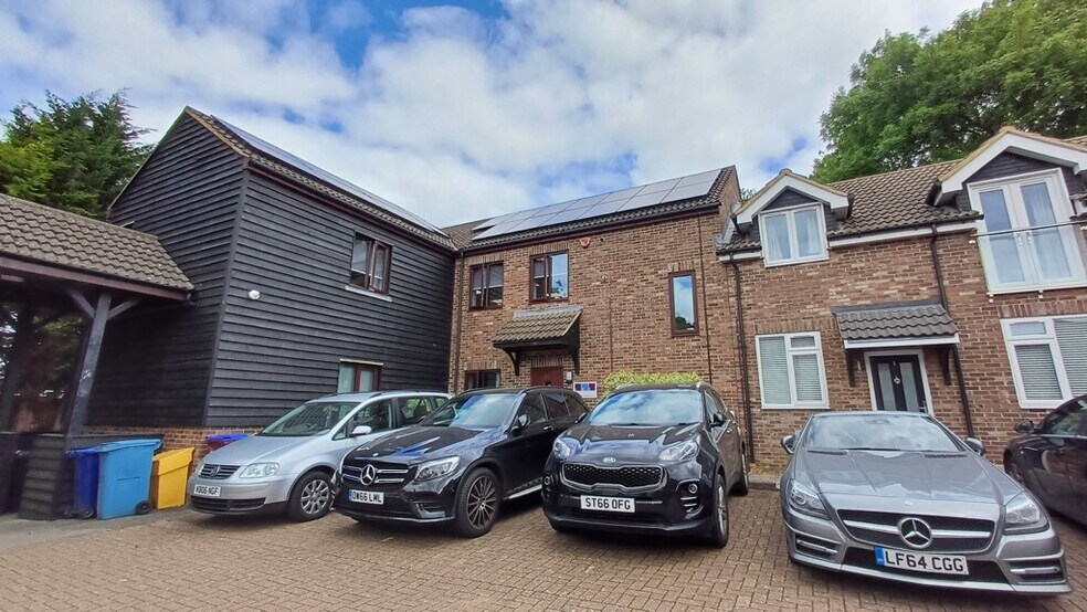 Woodside Rd, Luton en venta - Foto del edificio - Imagen 1 de 4