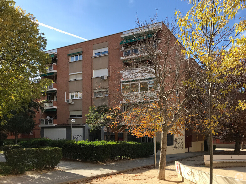 Calle Julia García Boután, 23, Madrid, Madrid en alquiler - Foto del edificio - Imagen 1 de 3