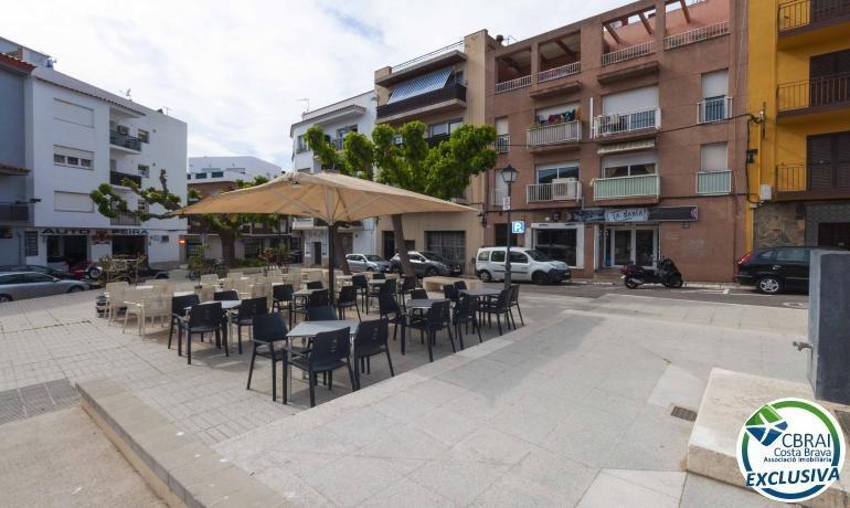 Edificio residencial en Roses, Gerona en venta Foto principal- Imagen 1 de 5