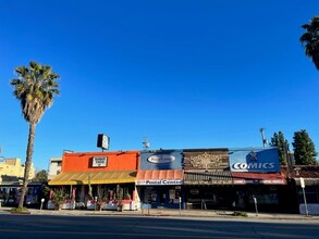 15017-15025 Ventura Blvd, Sherman Oaks, CA en alquiler Foto del edificio- Imagen 1 de 10