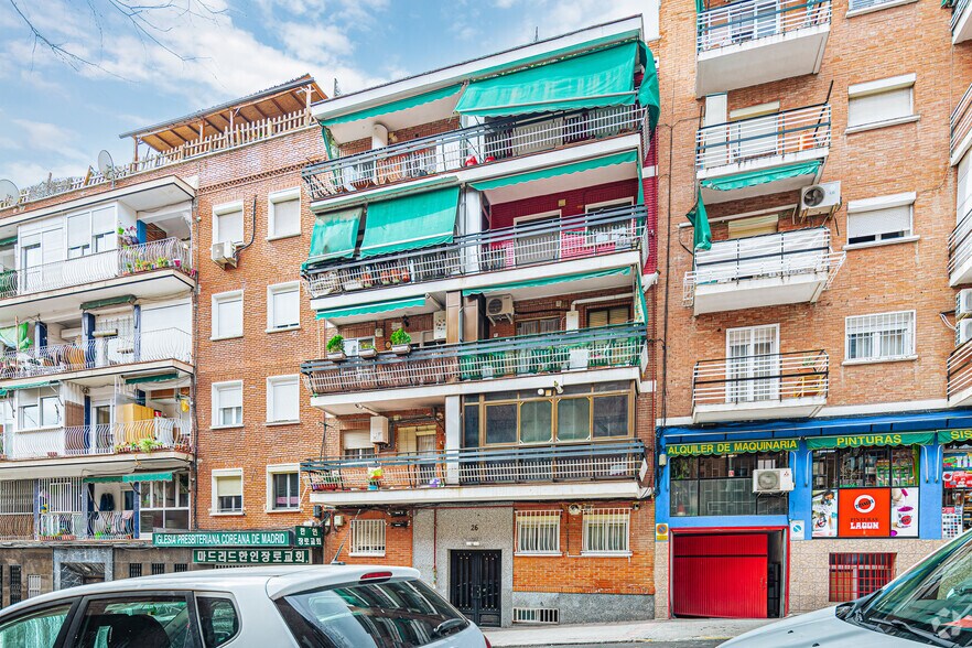 Edificio residencial en Madrid, Madrid en venta - Foto del edificio - Imagen 2 de 2