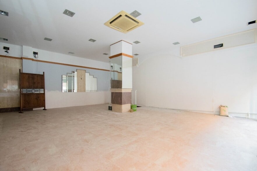 Local en Granada, Granada en venta - Foto del interior - Imagen 3 de 27