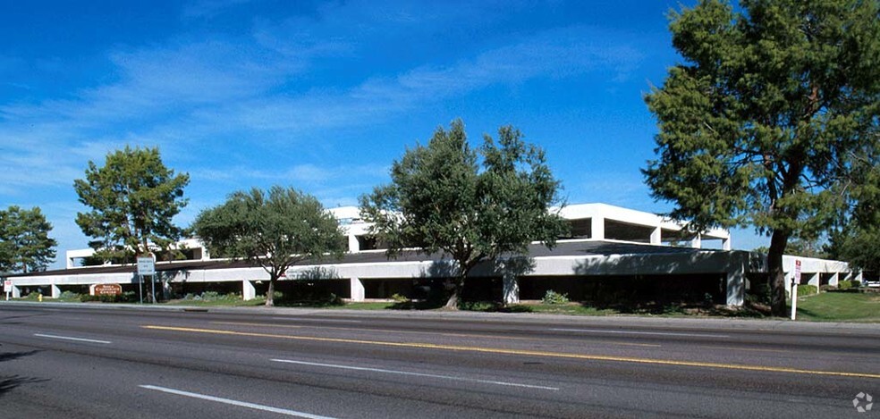 3420 E Shea Blvd, Phoenix, AZ en alquiler - Foto del edificio - Imagen 2 de 19