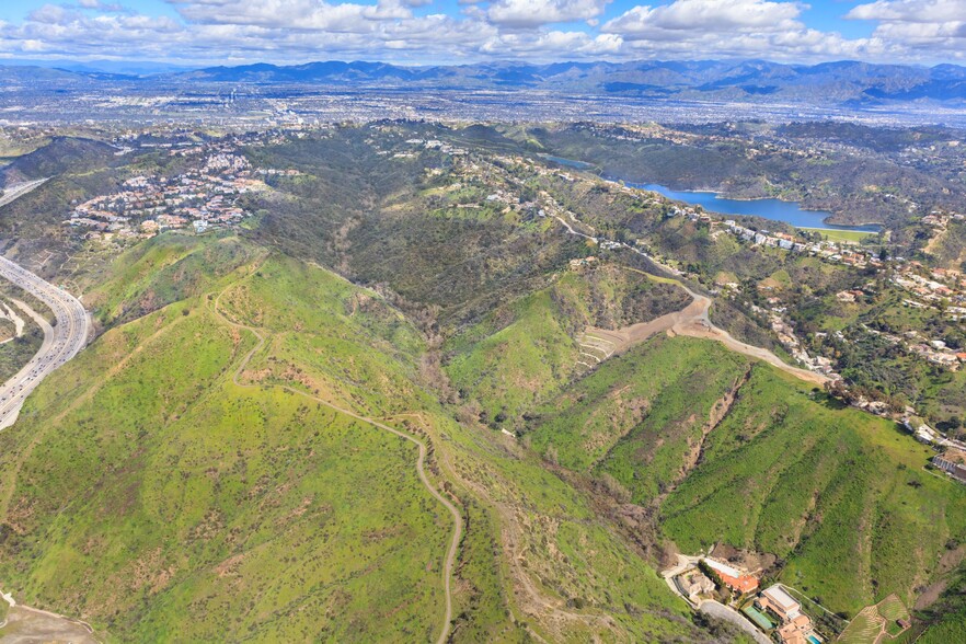 1 Senderos Canyon, Los Angeles, CA en venta - Vista aérea - Imagen 3 de 14