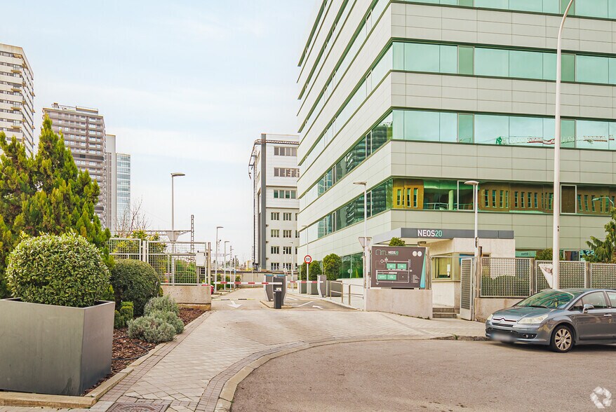 Avenida de Manoteras, 20D, Madrid, Madrid en alquiler - Foto del edificio - Imagen 3 de 3