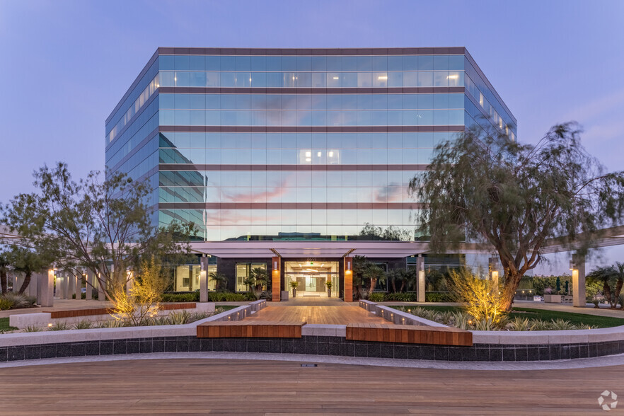 9655 Granite Ridge Dr, San Diego, CA en alquiler - Foto del edificio - Imagen 1 de 78