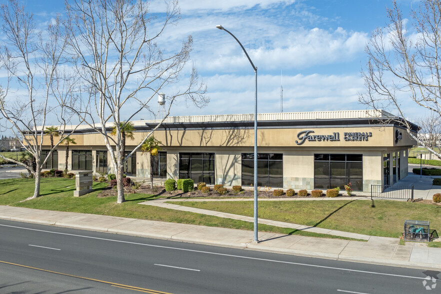 660 W Locust Ave, Fresno, CA en venta - Foto del edificio - Imagen 2 de 8