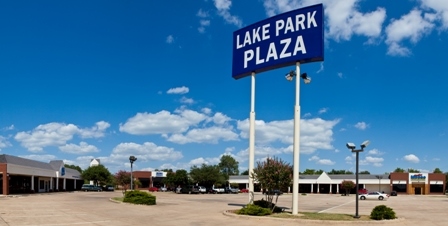 359 Lake Park Rd, Lewisville, TX en alquiler - Foto del edificio - Imagen 1 de 3