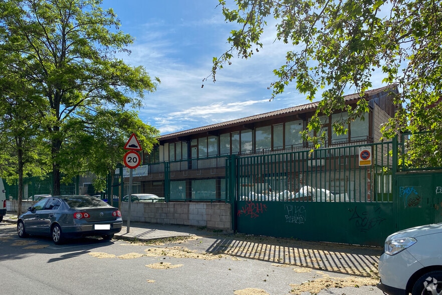 Calle Silicio, 34, Torrejón de Ardoz, Madrid en venta - Foto del edificio - Imagen 2 de 4