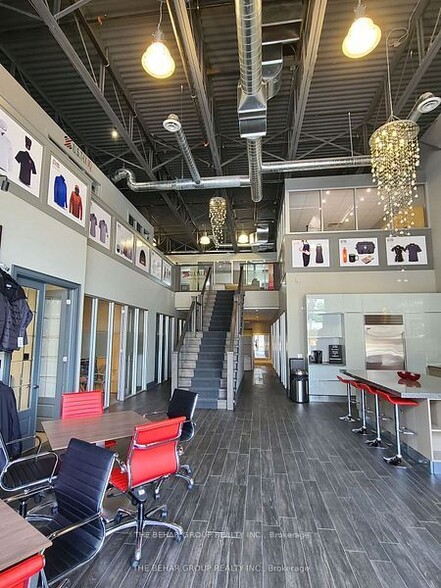 550 Speers Rd, Oakville, ON en alquiler - Lobby - Imagen 2 de 6