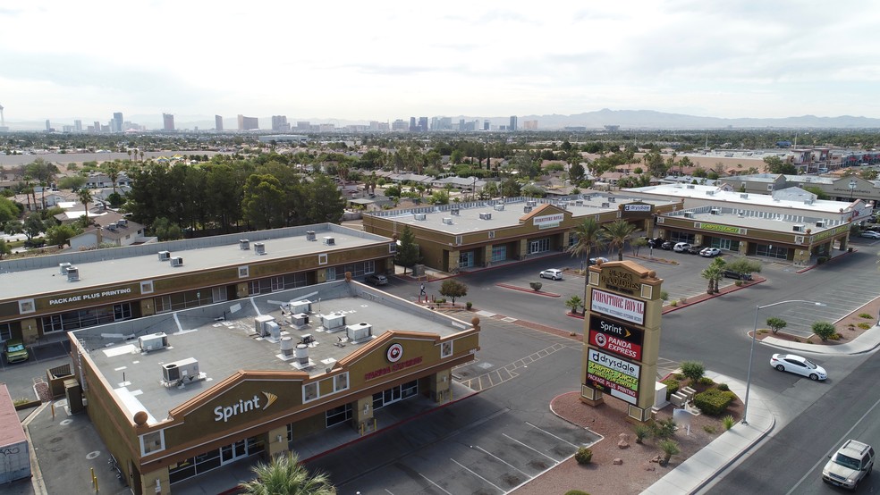 1950-2050 S Rainbow Blvd, Las Vegas, NV en alquiler - Foto del edificio - Imagen 3 de 6